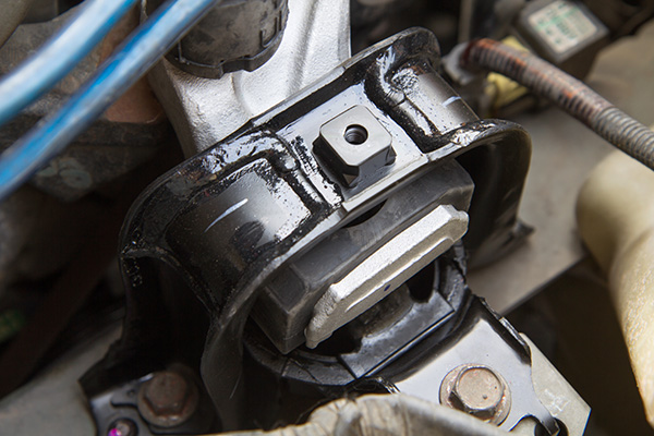 5 Signs Your Engine Mounts Are Failing